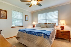 3 bedrooms, iron/ironing board, bed sheets - Cozy Mississippi Getaway Near Beaches & Kayaking! (Ocean Springs)
