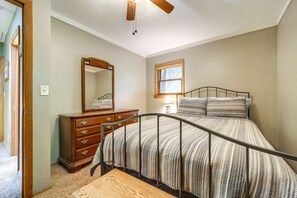 Room - Tranquil Creekside Candler Vacation Rental w/ Deck (Candler)