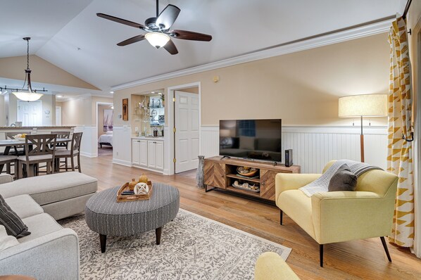 Apartment (3 Bedrooms) | Front of property