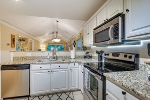 Apartment (3 Bedrooms) | Interior - Highend Pawleys Island Condo w/ Porch & Pools! (Pawleys Island)