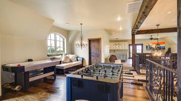 Apartment (0 Bedroom) | Interior