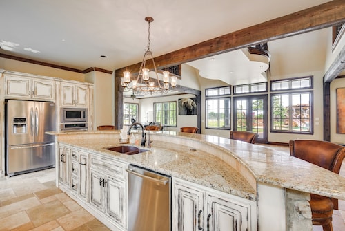 Spacious Edmond Vacation Rental w/ Hot Tub!