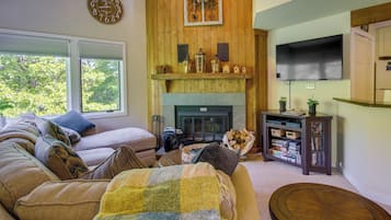 Apartment (3 Bedrooms) | Front of property