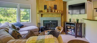 Wintergreen Resort Vacation Rental w/ Pool Access!
