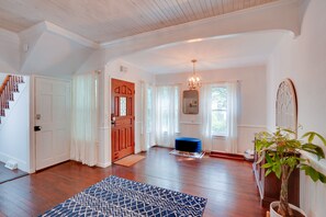 Interior - Pearl Creek House w/ Barrel Sauna & Fire Pit! (Purling)