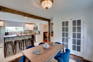 Dining - Pearl Creek House w/ Barrel Sauna & Fire Pit! (Purling)