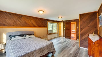House (2 Bedrooms) | 2 bedrooms, bed sheets