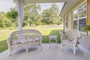 Cottage (2 Bedrooms) | Interior - Charming Gravois Mills Escape w/ Private Backyard! (Laurie)