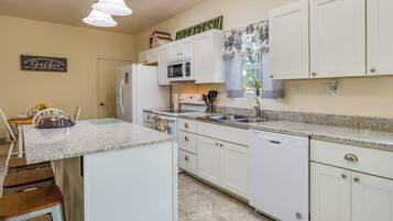 Cottage (2 Bedrooms) | Interior