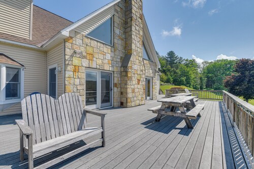 Secluded Family Getaway Near Stowe: Deck & Hot Tub