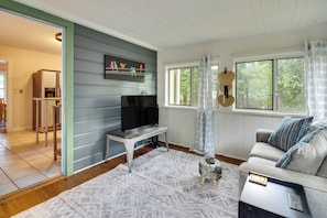 House (3 Bedrooms) | Interior - Hendersonville Haven w/ Fire Pit, Grill, Deck! (Hendersonville)