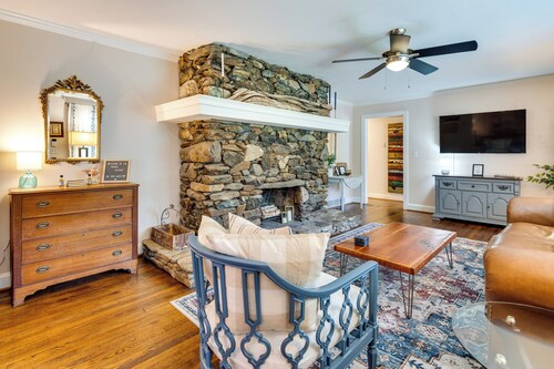 Hendersonville Haven w/ Fire Pit, Grill, Deck!