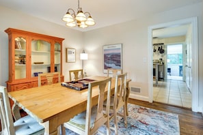 House (3 Bedrooms) | Interior - Hendersonville Haven w/ Fire Pit, Grill, Deck! (Hendersonville)