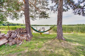 Property grounds - Lakefront Mound Vacation Rental w/ Fire Pit Access (Mound)