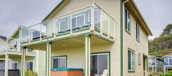 Gold Beach Retreat: Private Hot Tub + Ocean Views!