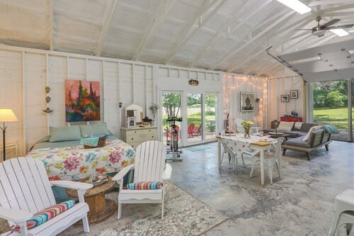 Coffeyville Countryside Studio w/ Fire Pit!