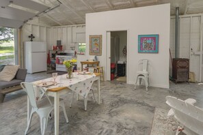 Apartment (0 Bedroom) | Interior