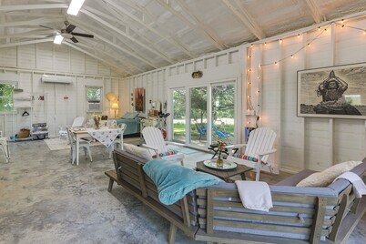 Coffeyville Countryside Studio w/ Fire Pit!