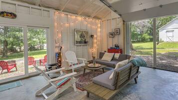 Apartment (0 Bedroom) | Interior