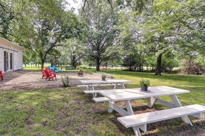 Coffeyville Countryside Studio w/ Fire Pit!
