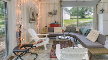 Apartment (0 Bedroom) | Front of property