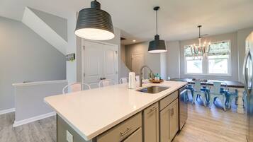 Apartment (3 Bedrooms) | Private kitchen