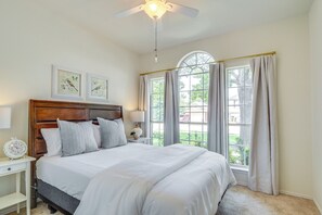 House (4 Bedrooms) | Interior - Fenced Yard + Patio: Family Home in Round Rock (Round Rock)