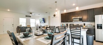 Bright, Pet-friendly Home: 16 Mi to Downtown Ocala