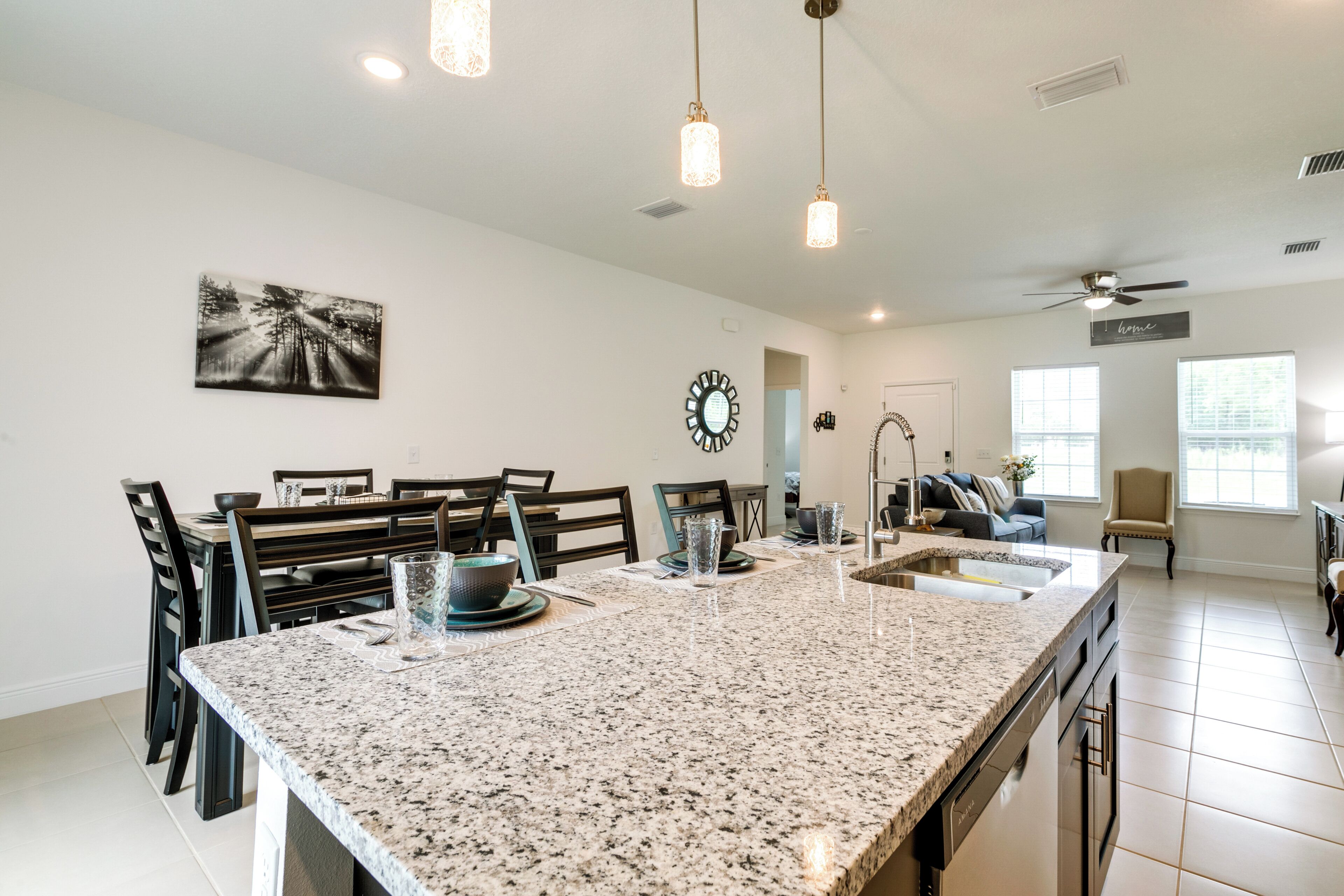 House (4 Bedrooms) | Interior