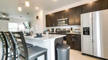 House (4 Bedrooms) | Interior