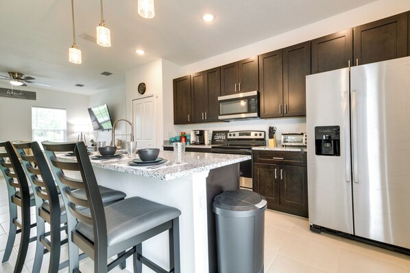 House (4 Bedrooms) | Interior - Bright, Pet-friendly Home: 16 Mi to Downtown Ocala (Ocala)