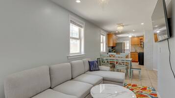 Apartment (3 Bedrooms) | Front of property