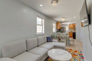 Apartment (3 Bedrooms) | Front of property