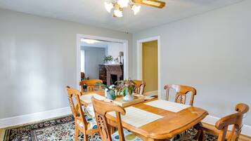 House (2 Bedrooms) | Interior