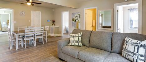 House (4 Bedrooms) | Front of property