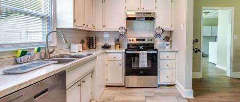 House (4 Bedrooms) | Interior