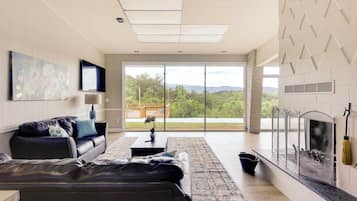 House (3 Bedrooms) | Front of property