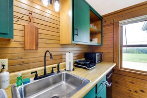 Apartment (0 Bedroom) | Interior - Lovely Ozarks Cabin Rental ~ 5 Mi to Beaver Lake! (Eureka Springs)