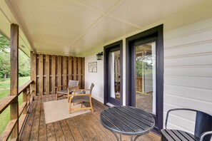 Apartment (0 Bedroom) | Interior - Lovely Ozarks Cabin Rental ~ 5 Mi to Beaver Lake! (Eureka Springs)