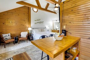 Apartment (0 Bedroom) | Interior - Lovely Ozarks Cabin Rental ~ 5 Mi to Beaver Lake! (Eureka Springs)