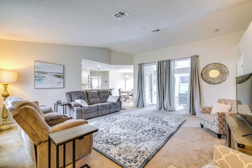 Family-friendly Spring Hill Vacation Home w/ Lanai