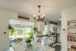 House (2 Bedrooms) | Interior - Port Charlotte Home w/ Sunroom, Grill & Fire Pit! (Port Charlotte)