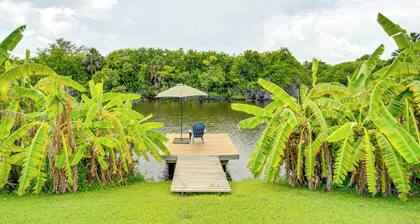 Port Charlotte Home w/ Sunroom, Grill & Fire Pit!