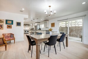 House (4 Bedrooms) | Interior - Chic Santa Paula Home w/ Mountain & City Views! (Santa Paula)
