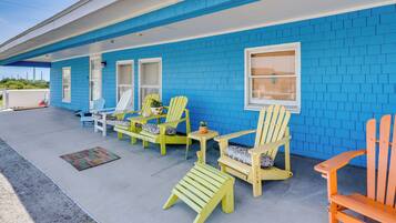 Apartment (3 Bedrooms) | Front of property