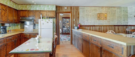 Apartemen (3 Bedrooms) | Dapur pribadi | Microwave, oven, kompor, dan mesin pencuci piring