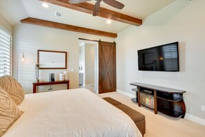 3 bedrooms, desk, laptop workspace, iron/ironing board - Wfh-friendly Amarillo Home w/ Furnished Patio! (Amarillo)