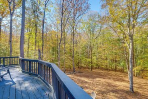 House (4 Bedrooms) | Interior - Spacious & Serene Lake Ridge Retreat w/ Game Room! (Woodbridge)