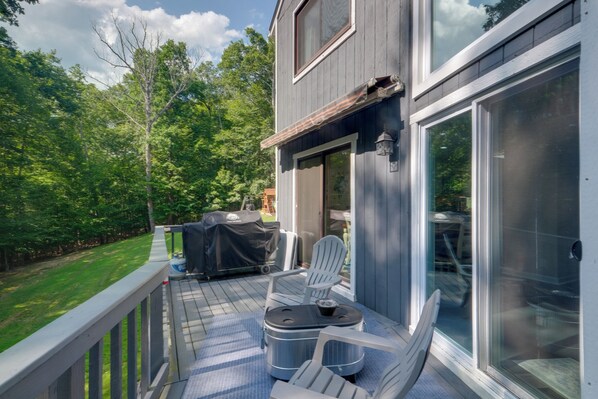 House (4 Bedrooms) | Interior - Spacious & Serene Lake Ridge Retreat w/ Game Room! (Woodbridge)