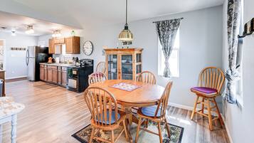 Stuga (2 Bedrooms) | Interiör